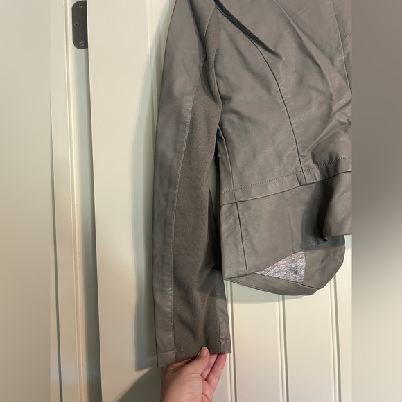 Black Rivet Women's Gray faux leather Blazer with Zipper Details - Picture 6 of 8